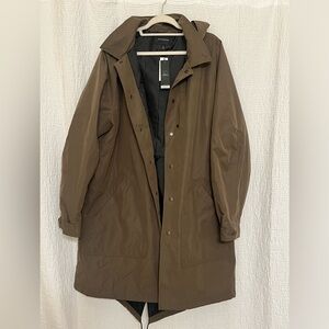 NWT Banana Republic Women’s Raincoat. Tailored Performance. Water Resistant.